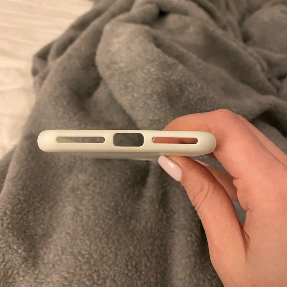 iPhone 7/8+ case - Picture 2 of 3